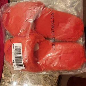 VICTORIA SECRET SLIPPERS